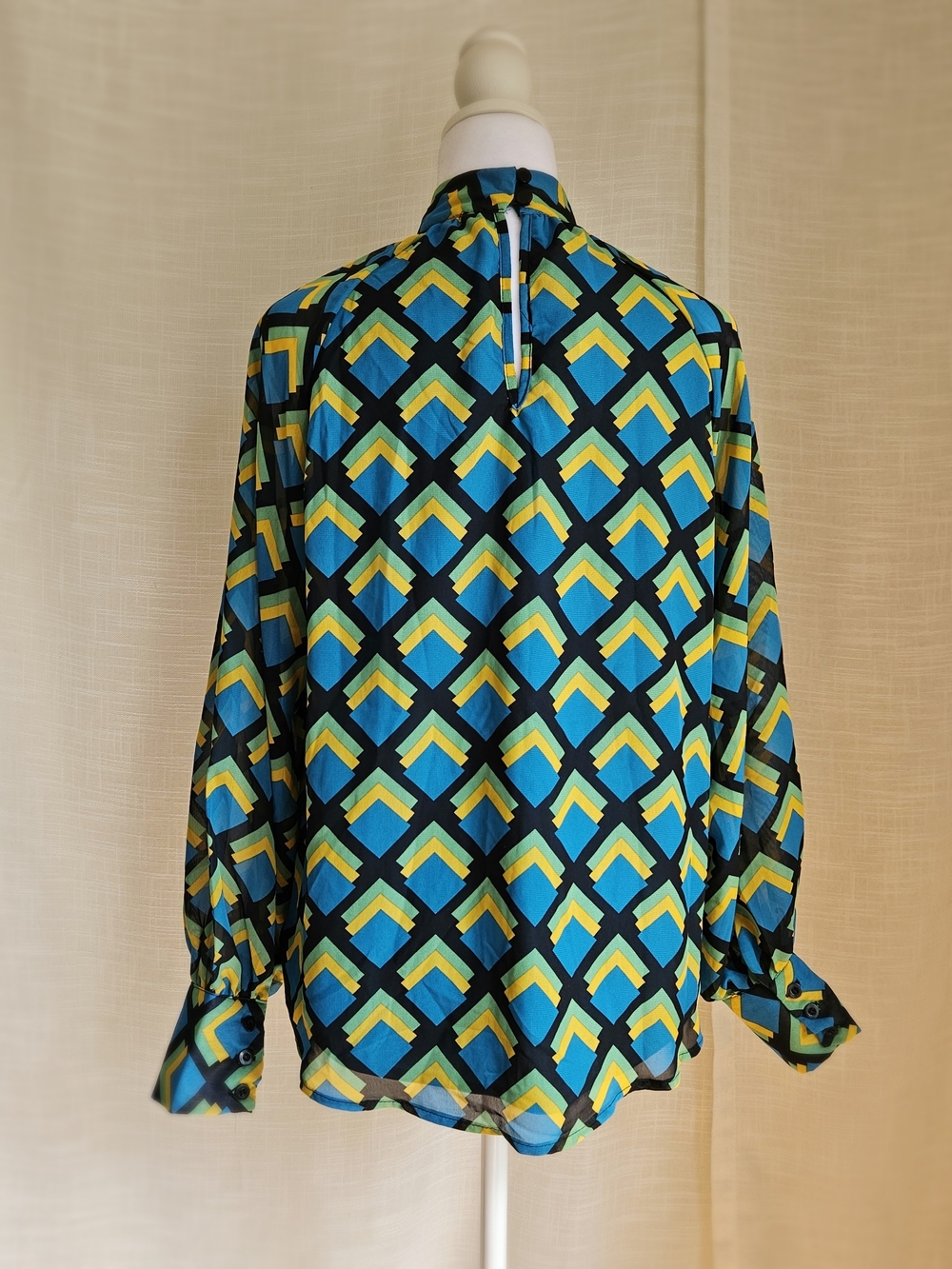 New York & Company Retro Geometric High Neck Long Sleeve Blouse NWT Size S - Picture 5 of 16